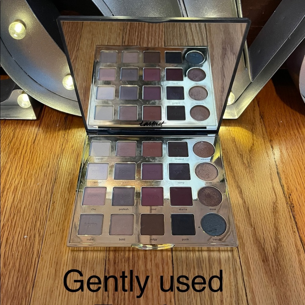 Tarte eyeshadow pallet,